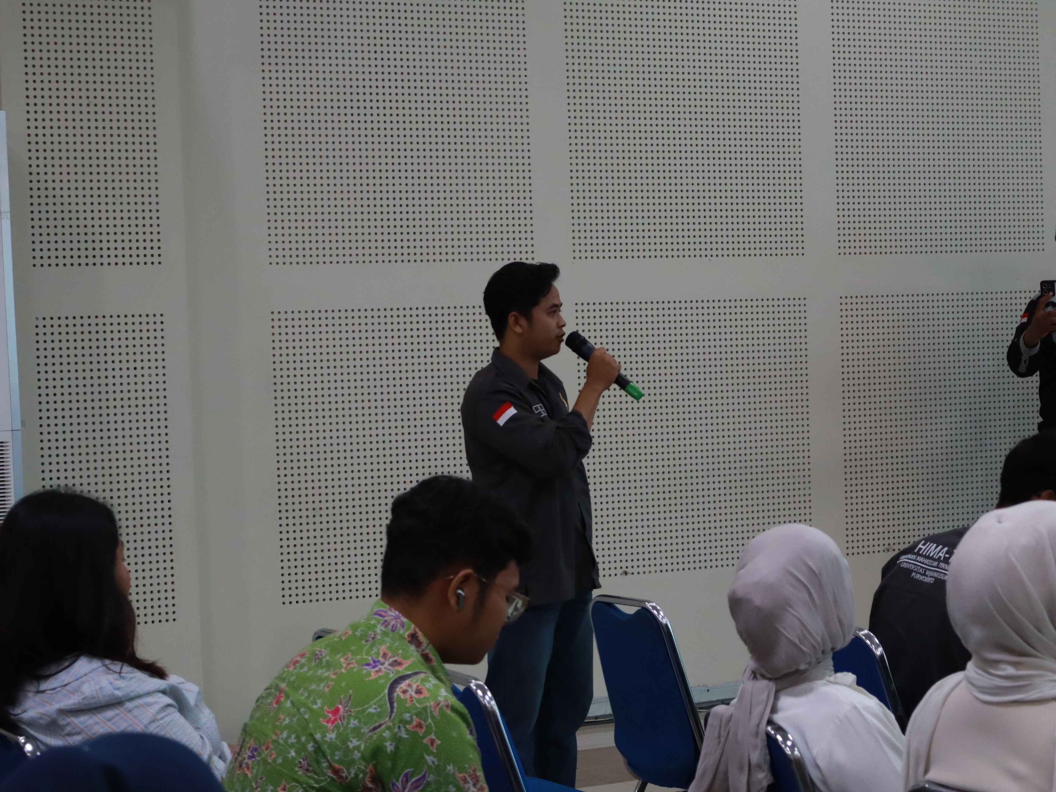 Diskusi dan Sesi Tanya Jawab Narasumber 2